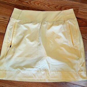 Athleta pale yellow tennis skirt